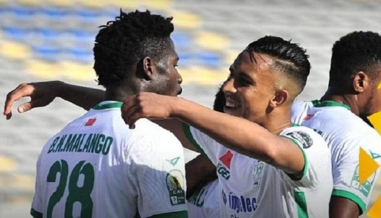 سفيان رحيمي وبن مالانجو لاعبا الرجاء المغربي