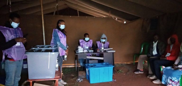 ناخبون يصطفون أمام مراكز الاقتراع في إثيوبيا