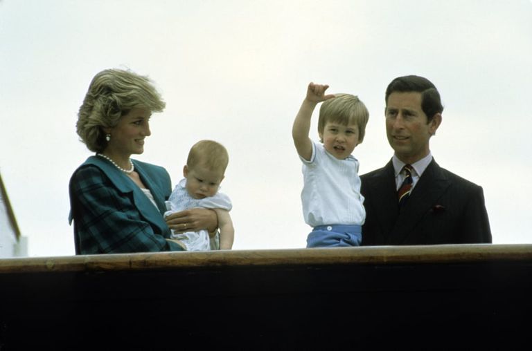 الأمير ويليام وطفليه الأمير جورج والأميرة شارلوت