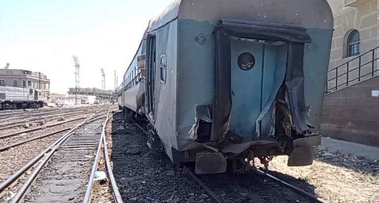 حادث تصادم جرار بقطار رقم 12 مميز الإسكندرية/ القاهرة من الخلف