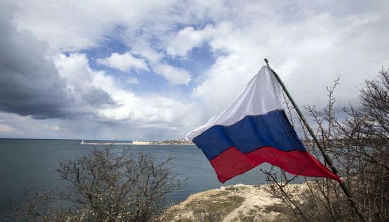 مدمرة بريطانية تخترق المياه الإقليمية الروسية