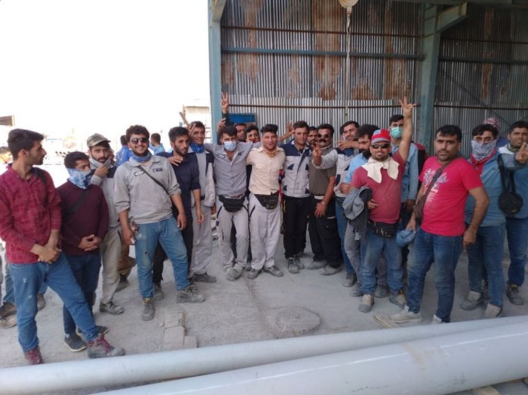 استمرار إضرابات العمال في إيران مع اتساع رقعتها في مدن أخرى