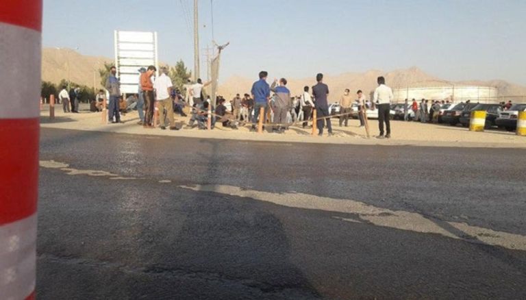 استمرار إضرابات العمال في إيران مع اتساع رقعتها في مدن أخرى