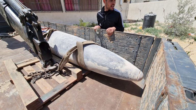 صاروخ إسرائيلي غير منفجر سقط في منزل بغزة 