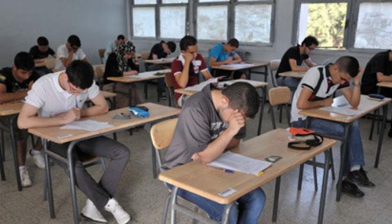 بكالوريا 2021 بأحد مراكز الامتحان في الجزائر بكالوريا 2021 بأحد مراكز الامتحان في الجزائر