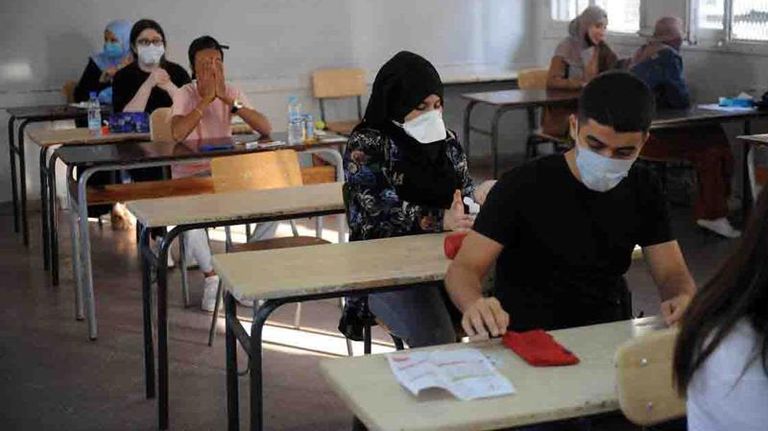 بكالوريا 2021 بأحد مراكز الامتحان في الجزائر بكالوريا 2021 بأحد مراكز الامتحان في الجزائر