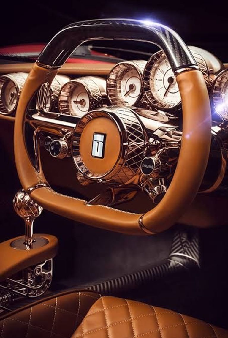 طراز De Tomaso P72 مقود القيادة بطراز Lamborghini Sesto Elemento