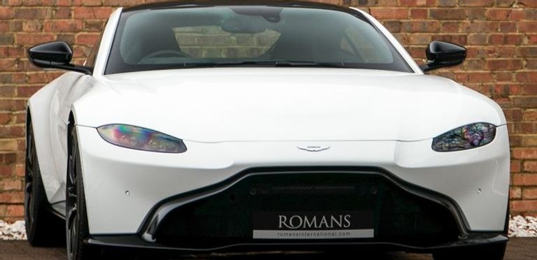 طراز Aston Martin Vantage  طراز Mercedes Benz SLS AMG