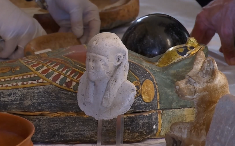 إحدى القطع المستردة