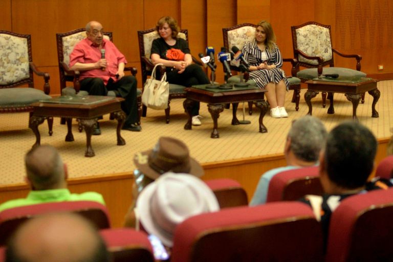 إلهام شاهين خلال ندوة تكريمها