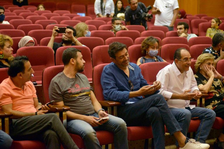 إلهام شاهين خلال ندوة تكريمها