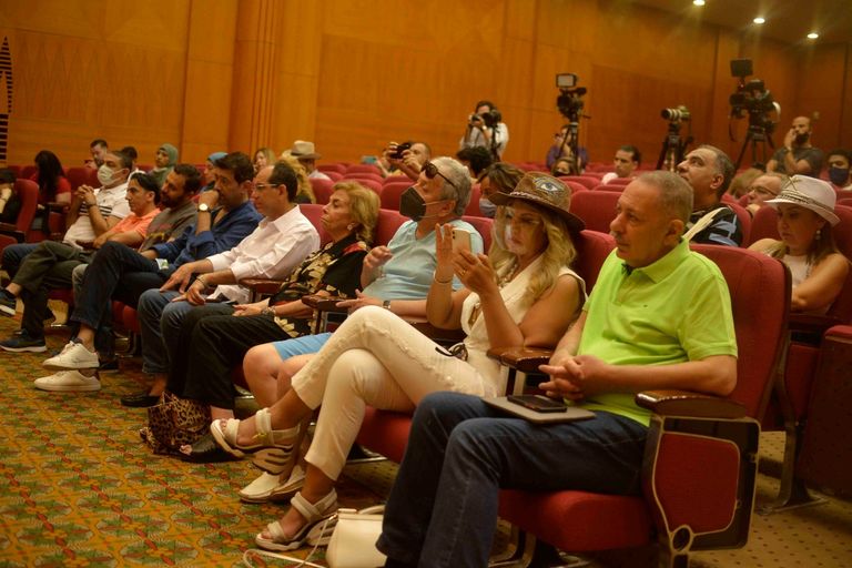 إلهام شاهين خلال ندوة تكريمها