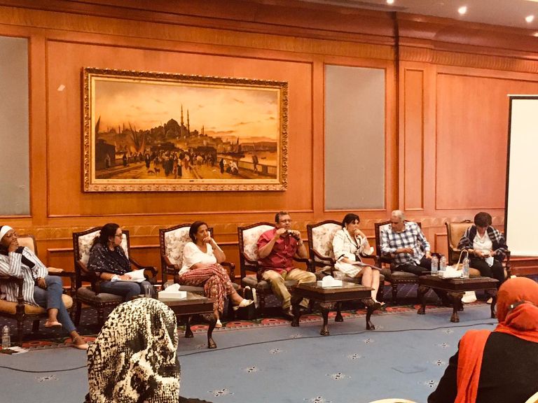 جانب من الندوة