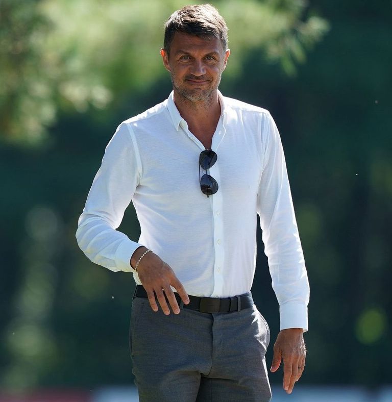 باولو مالديني نجم منتخب إيطاليا وفريق ميلان الأسبق الظاهرة البرازيلي رونالدو والأسطورة الراحل مارادونا