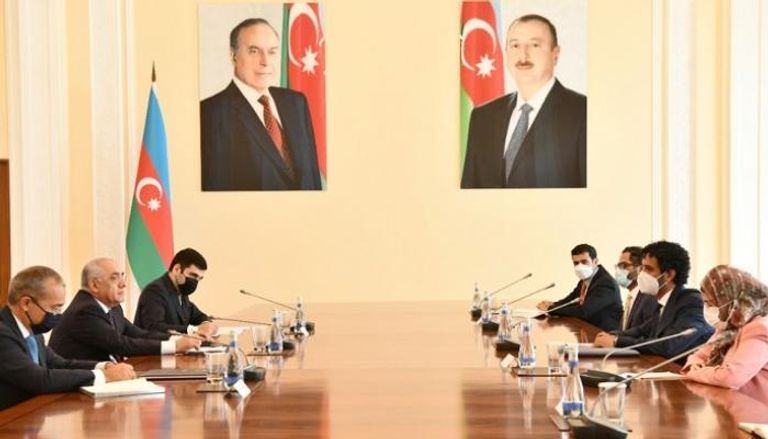رئيس أذربيجان يستقبل الوفد الإماراتي 
