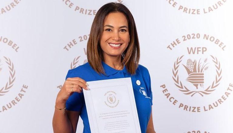 هند صبري تتسلم شهادة جائزة نوبل للسلام من برنامج الأغذية العالمي