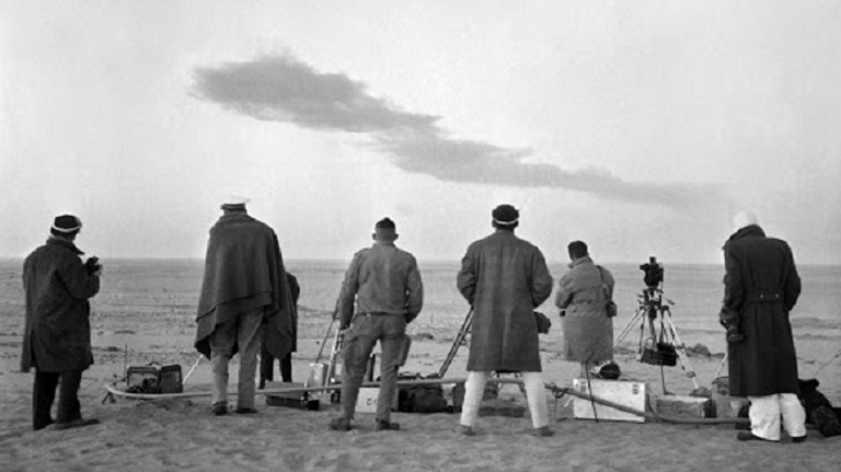 صورة أرشيفية لأحد التجارب النووية الفرنسية في الجزائر صورة أرشيفية لإحدى التجارب النووية الفرنسية في الجزائر