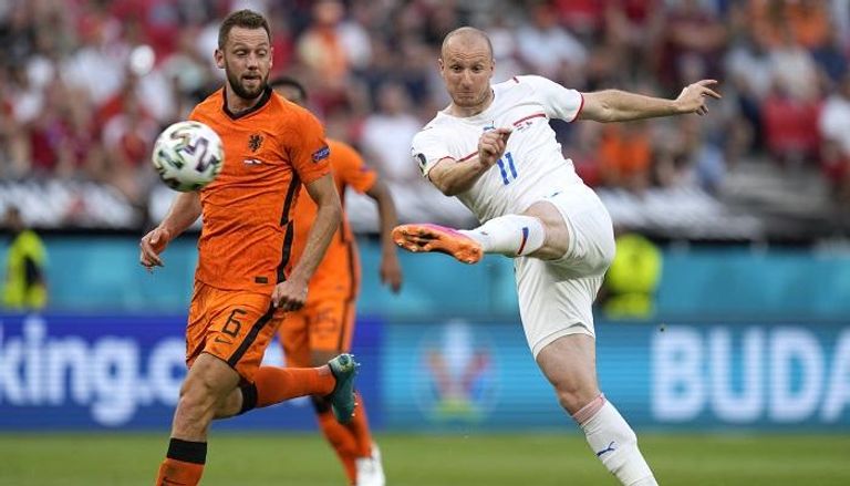 هولندا ضد التشيك في يورو 2020