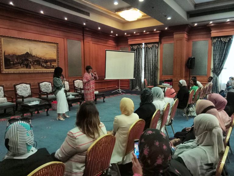 جانب من الندوة