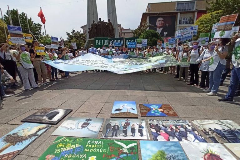 مظاهرة ضد قناة إسطنبول