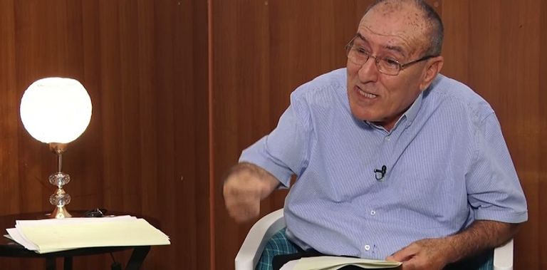 المعارض السياسي الجزائري نور الدين آيت حمودة جانب من البرنامج التلفزيوني بقناة الحياة الجزائرية الذي أثار جدلا واسعا