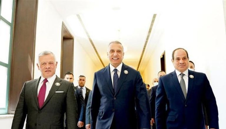 الرئيس السيسي والملك عبدالله الثاني مع الكاظمي في قمة بغداد