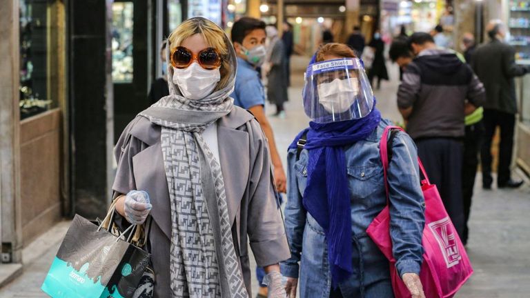 إيران تسجل إصابات بـ