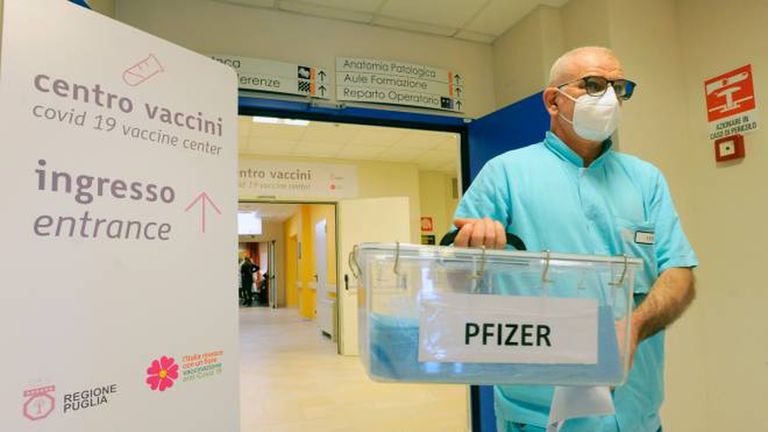 الحماية التي توفرها اللقاحات كافية لمنع موجة أخرى من كورونا