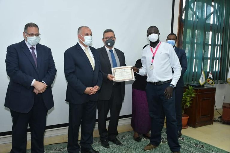 وزير الري المصري خلال حفل تخرج المتدربين من دول حوض النيل