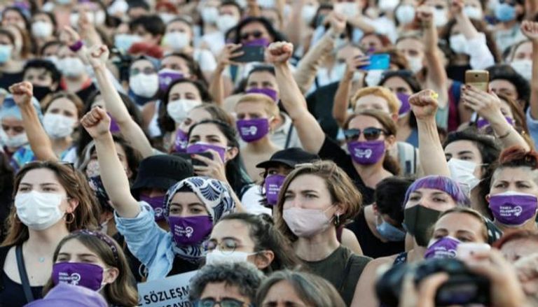 وقفة نسائية احتجاجية رافضة للعنف ضد المرأة بتركيا- أرشيفية