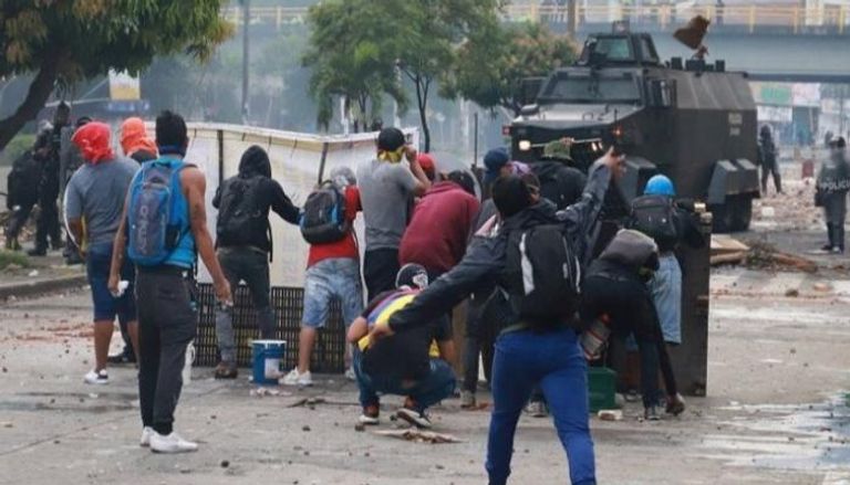 اشتباكات عنيفة بين الشرطة الكولومبية ومتظاهرين - أرشيفية