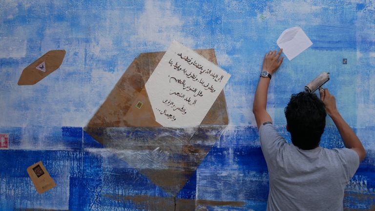 جدران أصيلة المغربية تنتفض ألوانا لمواجهة كورونا