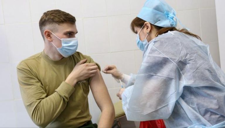 تطعيمات فيروس كورونا في روسيا