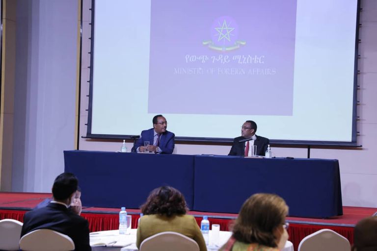 دمقي مكونن ورضوان حسين 