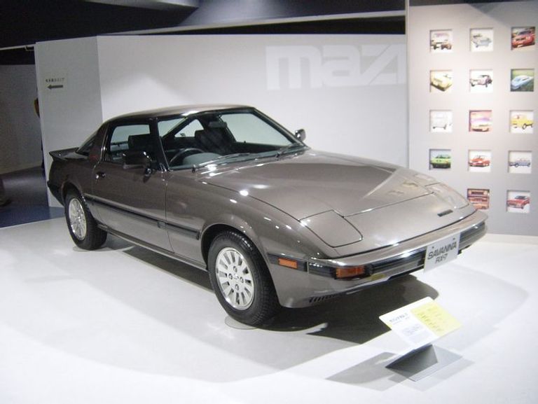 طراز Mazda RX-7 GS طراز Lotus Elan +2
