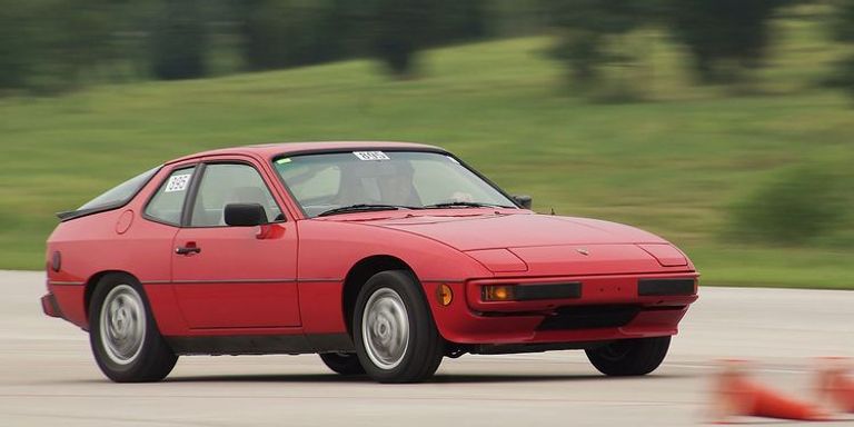 طراز Porsche 924 طراز Lotus Elan +2