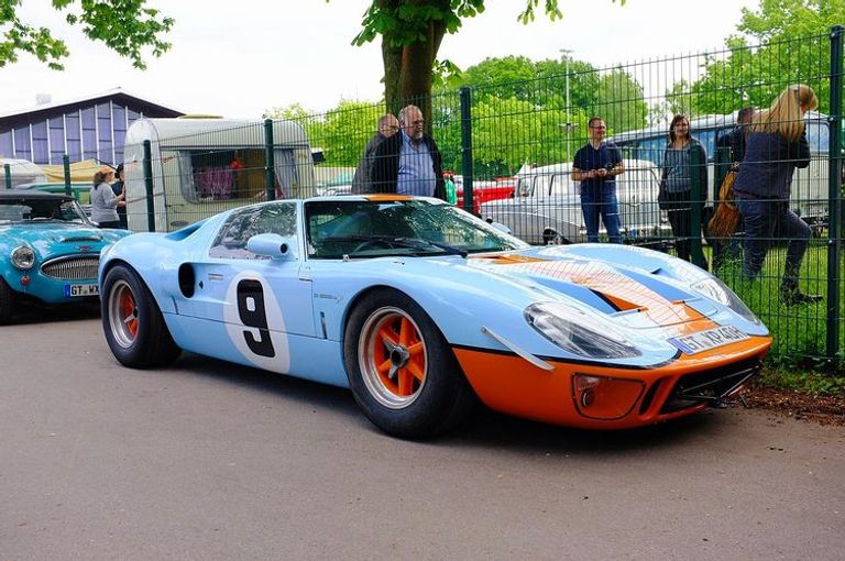 ماركة فورد ماركة أستون مارتن