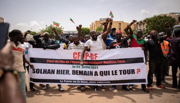جانب من المظاهرات التي تشهدها بوركينا فاسو-أ.ف.ب
