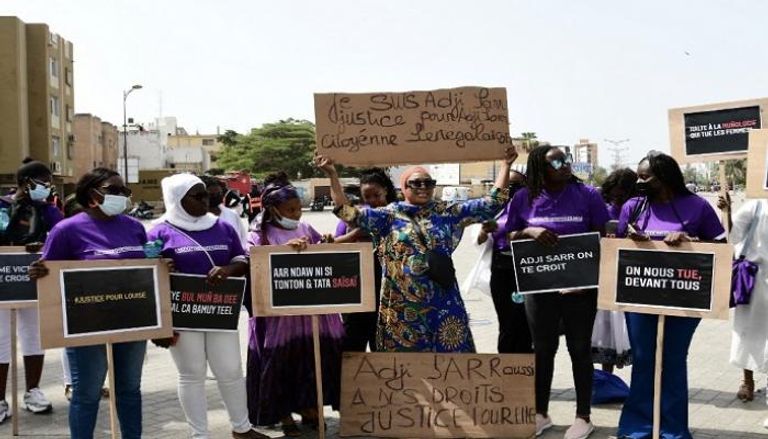جانب من المظاهرة النسائية التي شهدتها داكار-أ.ف.ب