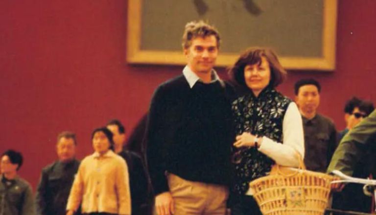 جاك داونينج مع زوجته في ميدان تيانانمين - واشنطن بوست