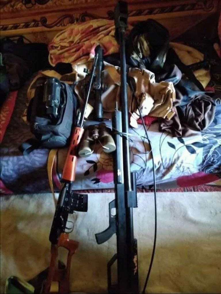 بعض الأسلحة التي تركها الحوثيون قوات من الجيش اليمني - أرشيفية