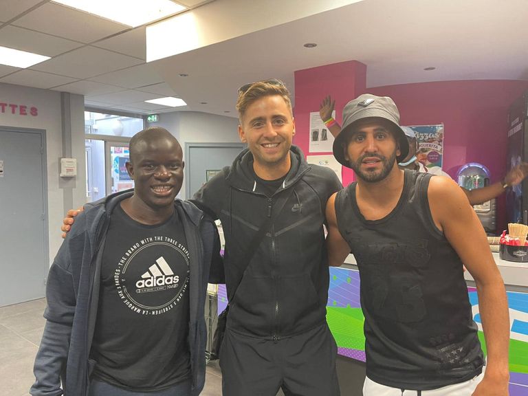 رياض محرز ونجولو كانتي بعد مباراة التنس النجم الجزائري رياض محرز