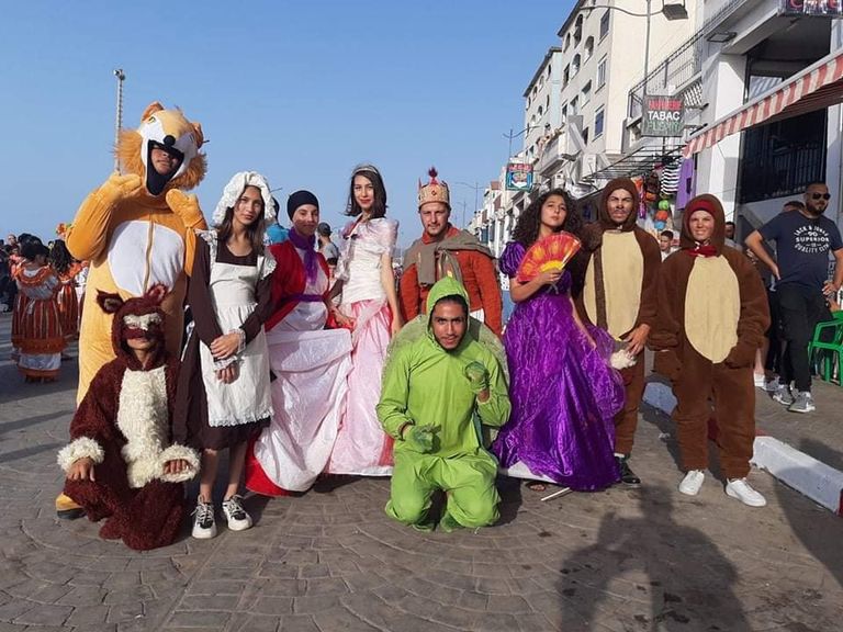 شخصيات أسطورية لافتتاح موسم الاصطياف بالجزائر معرض للسيارات القديمة بمدينة بومرداس الجزائرية