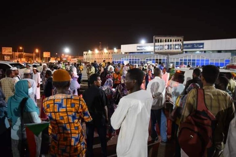 تشييع جثمان الشاعر السوداني محمد طه القدال