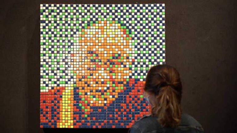 لوحة عن دالاي لاما من مكعبات روبيك