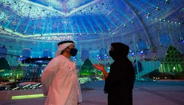الشيخ عبدالله بن زايد آل نهيان أثناء جولته في إكسبو 2020 دبي