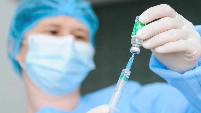 تطعيمات فيروس كورونا