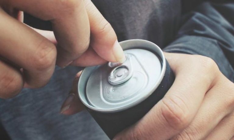 فتح عبوة غازية يتسبب في صدور أصوات مميزة