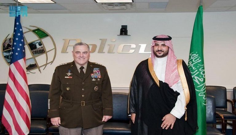 نائب وزير الدفاع السعودي خلال لقاء وزير الدفاع الأمريكي