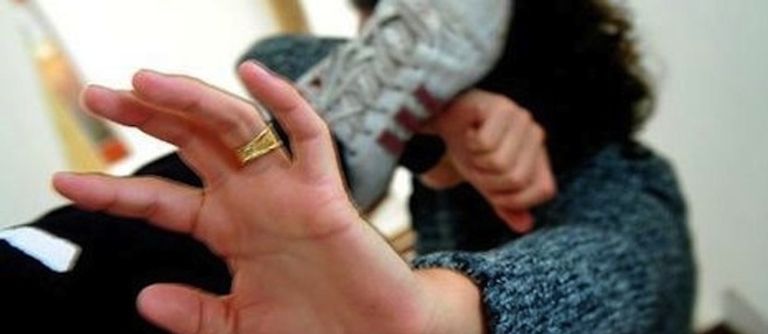 التحرش الجنسي في الجزائر وقفة نسوية ضد التحرش الجنسي بالجزائر - أرشيفية